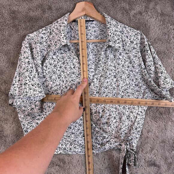 Zara White Blue Floral Crop Wrap Blouse Top Side Tie Flutter Sleeve M Medium - Picture 10 of 10